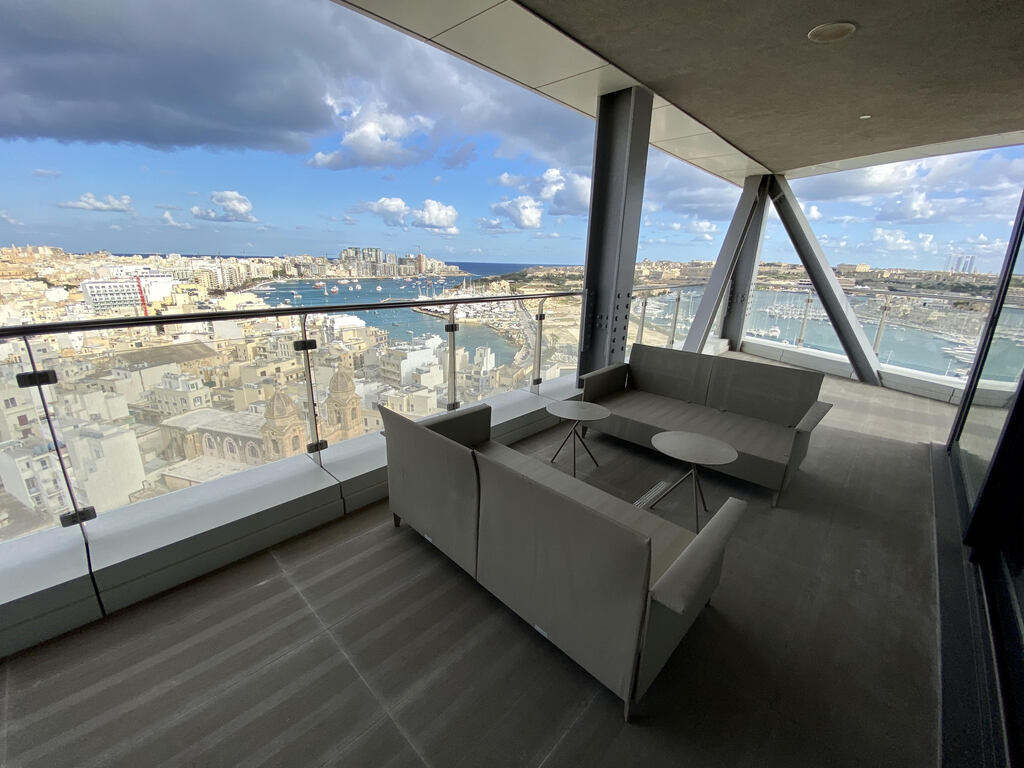 Gzira, Luxury Furnished Apartment's Image 4