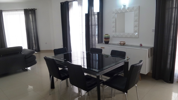 P_003063_Dining.jpg
