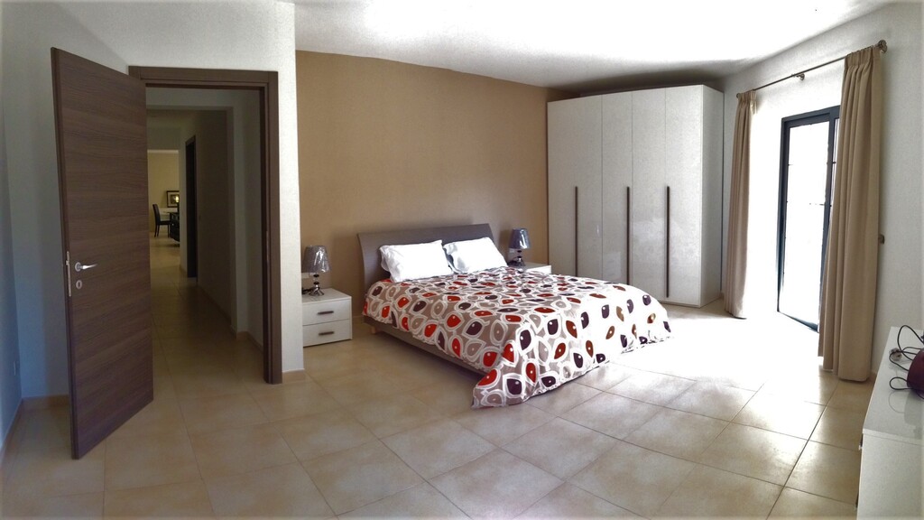 P_003064_Main_Bedroom.jpg