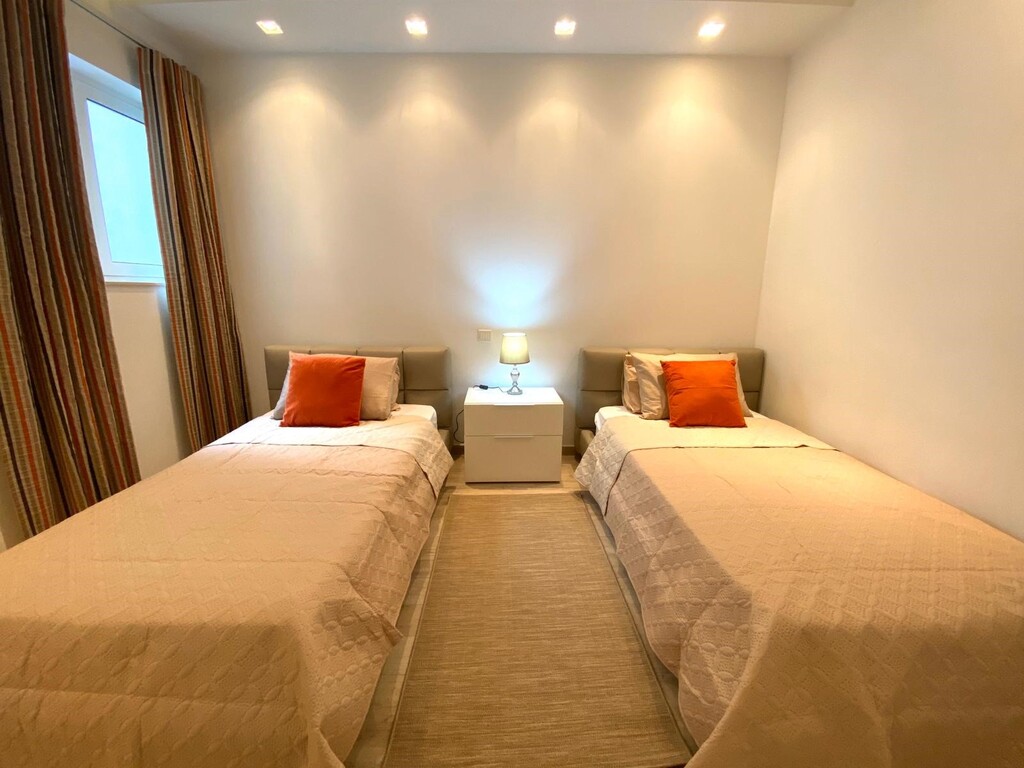 Sliema, Luxury Furnished Apartment's Image 9