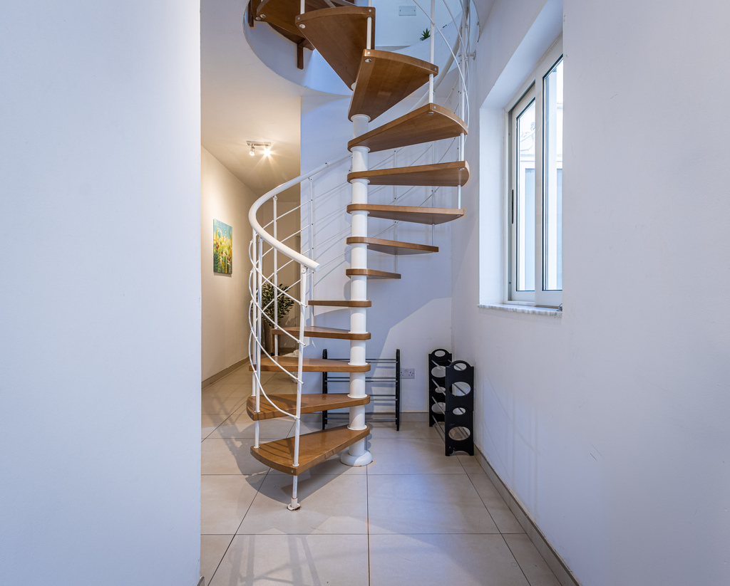 Sliema, Furnished Duplex Apartment's Image 4