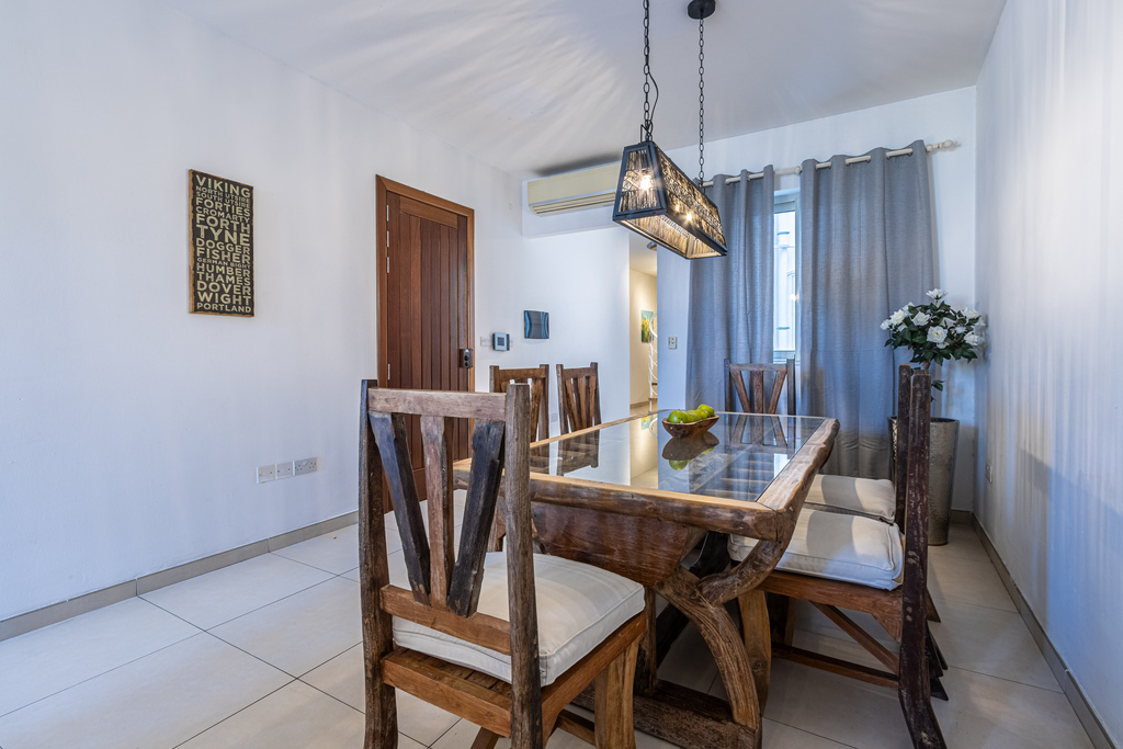 Sliema, Furnished Duplex Apartment's Image 3
