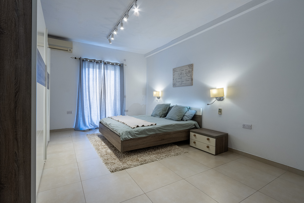 Sliema, Furnished Duplex Apartment's Image 8