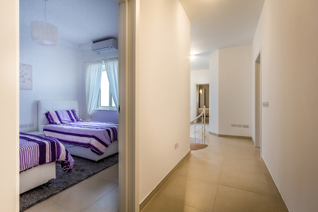 Sliema, Furnished Duplex Apartment's Image 8