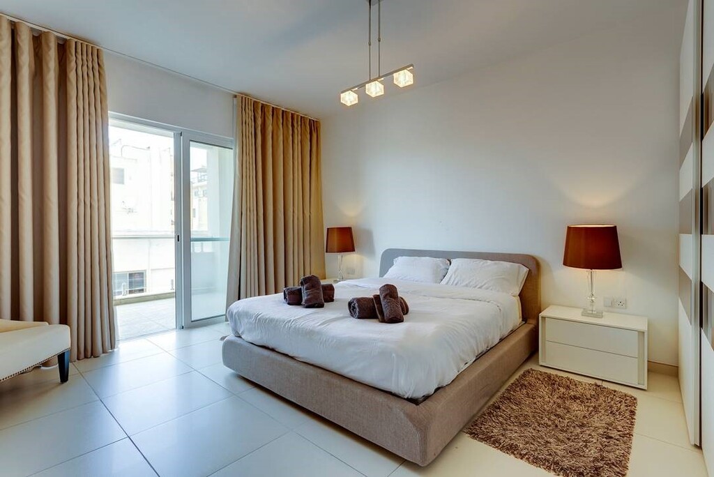 Sliema, Furnished Apartment's Image 12