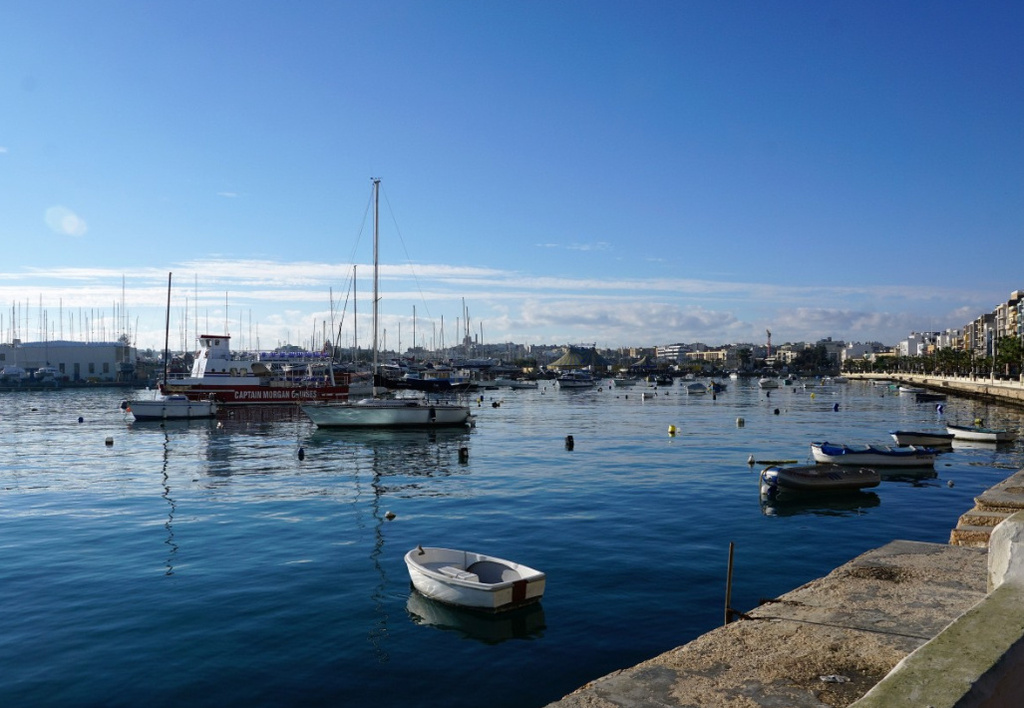 P_003157_the_strand.jpg