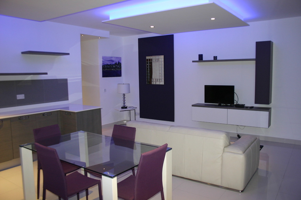 P_003211_living-dining.jpg