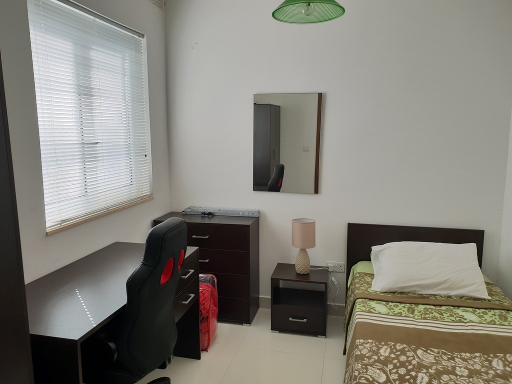 P_003211_perla_ph_spare_bed.jpg