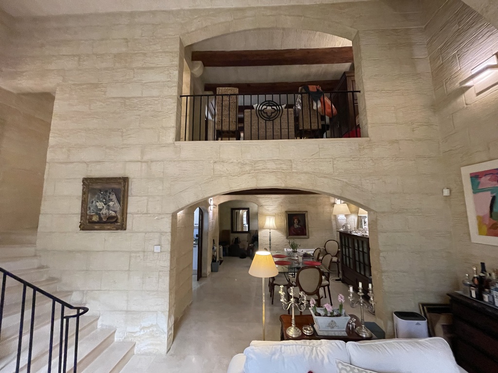 P_003404_Mdina-house-of-characte