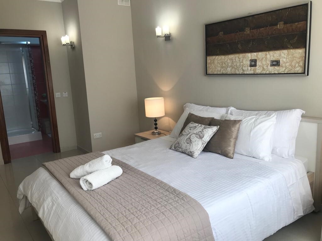 Sliema Seafront Apartment's Image 9