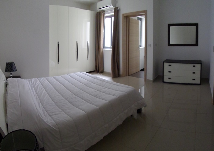 P_003489_Bedroom_A.jpg