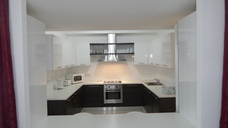 P_003490_Kitchen.1.jpg