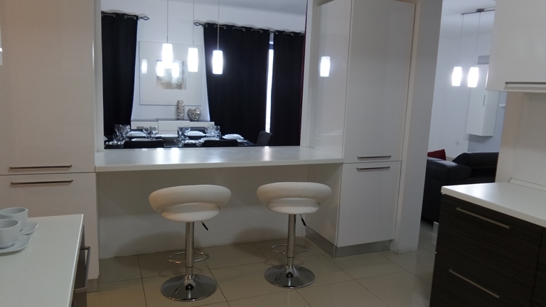 P_003490_Kitchen.3.jpg