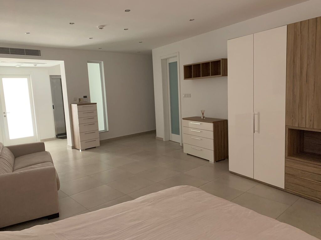 Kalkara, Furnished Penthouse's Image 10