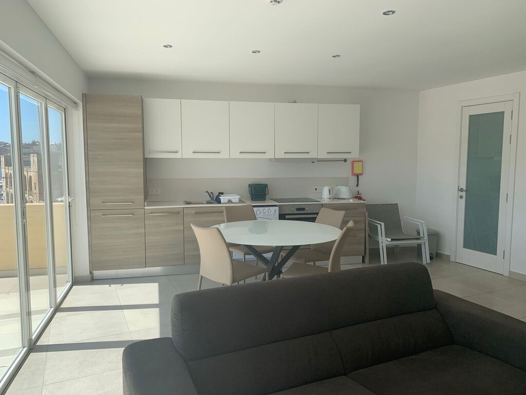 Kalkara, Furnished Penthouse's Image 3