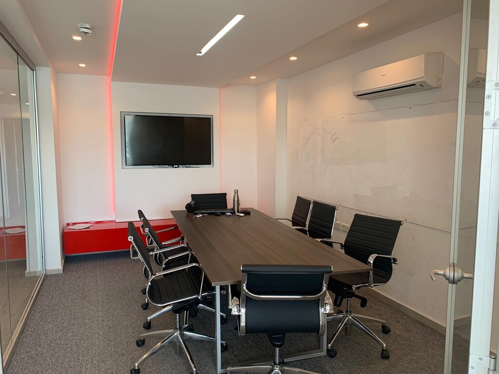Gzira, Fully Equipped Office's Image 2