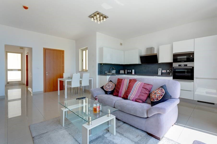 Gzira, Furnished Penthouse's Image 8