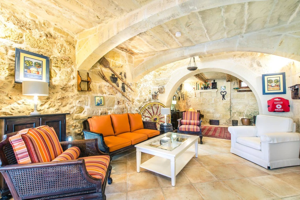Xaghra (Gozo), Furnished House of Character's Image 8