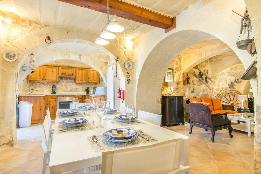 Xaghra (Gozo), Furnished House of Character's Image 10