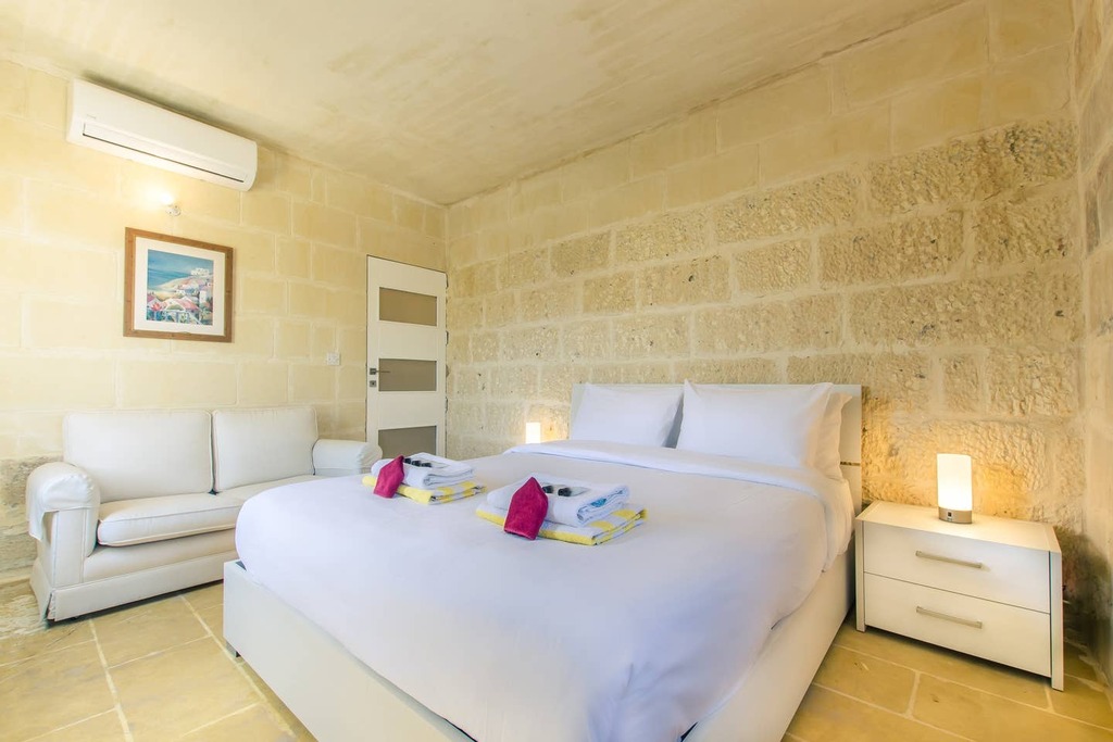 Xaghra (Gozo), Furnished House of Character's Image 17