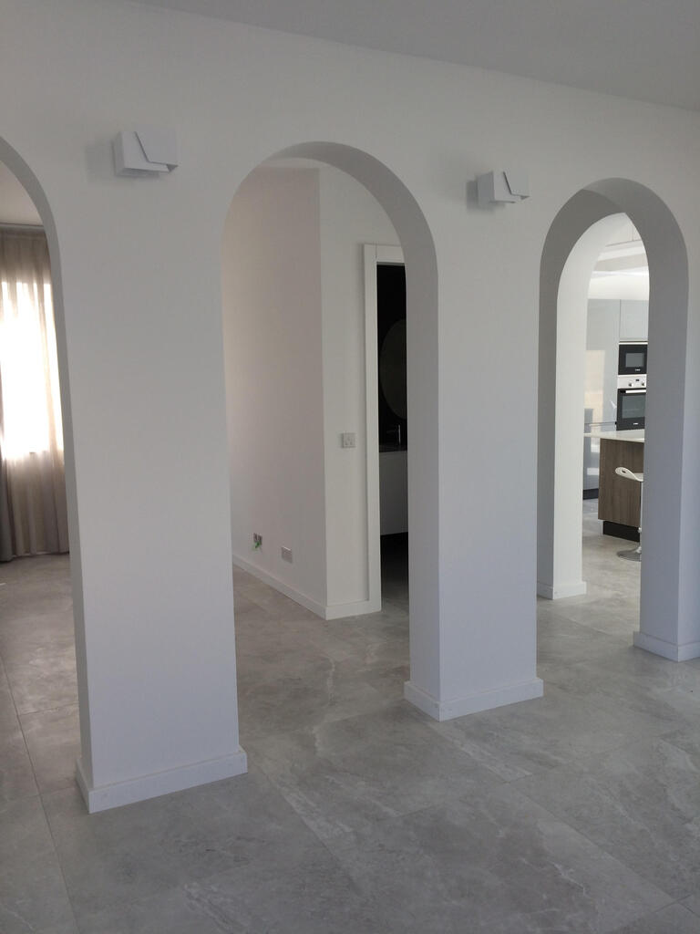 P_003693_Attard_villa_entrance.j