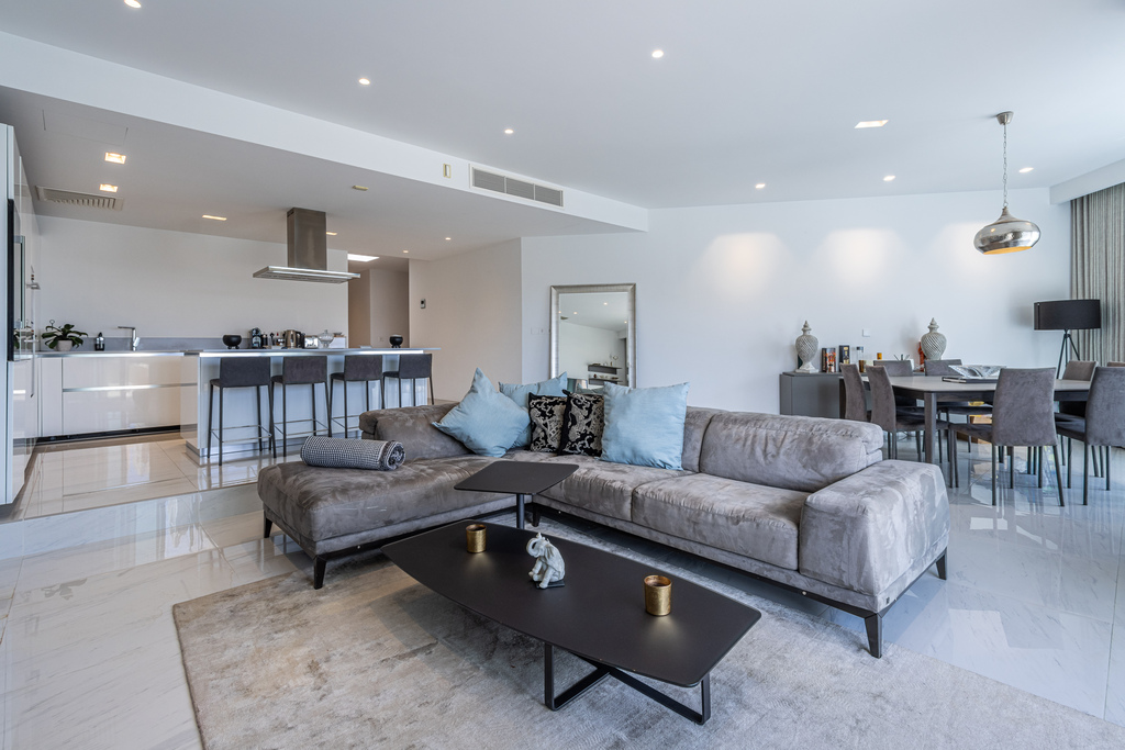Portomaso_apartment_for_rent-nightlife_real_estate-oyster_christie's