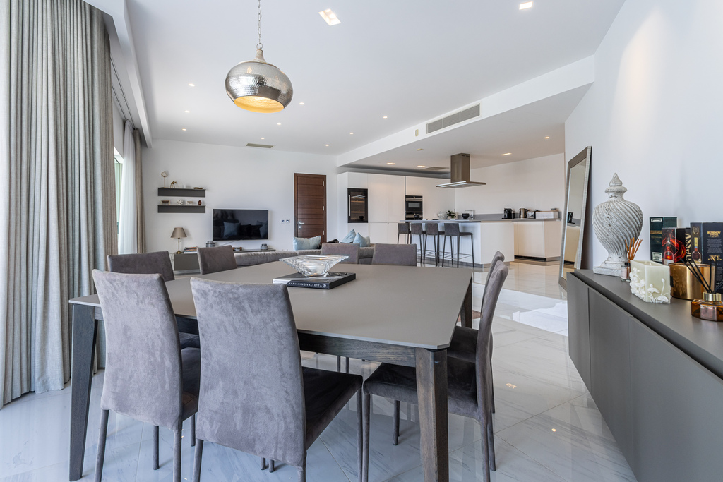 Laguna Portomaso Luxury Furnished Apartment's Image 6
