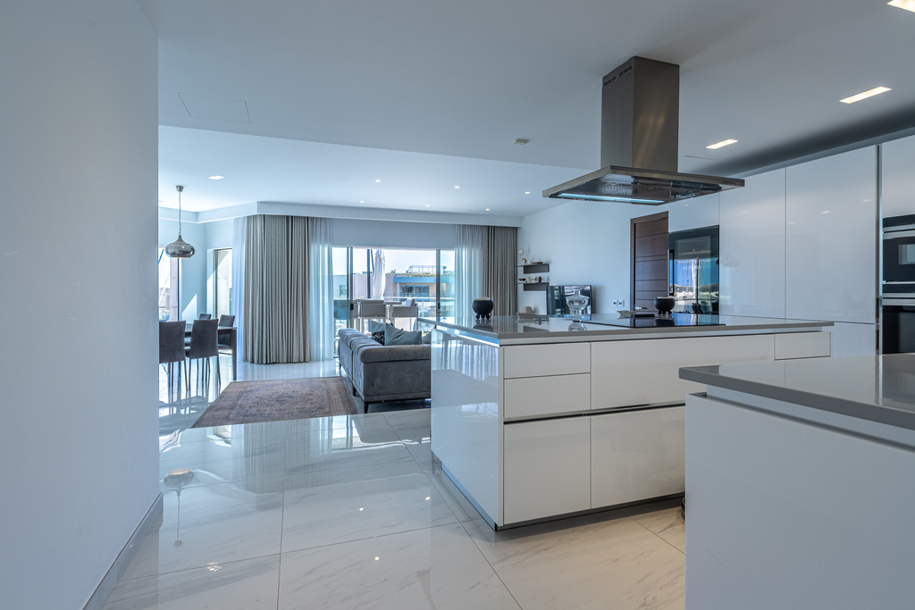 Laguna Portomaso Luxury Furnished Apartment's Image 9