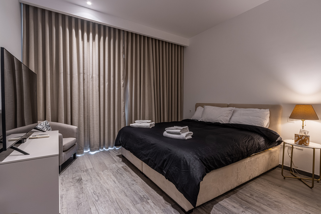 Laguna Portomaso Luxury Furnished Apartment's Image 12