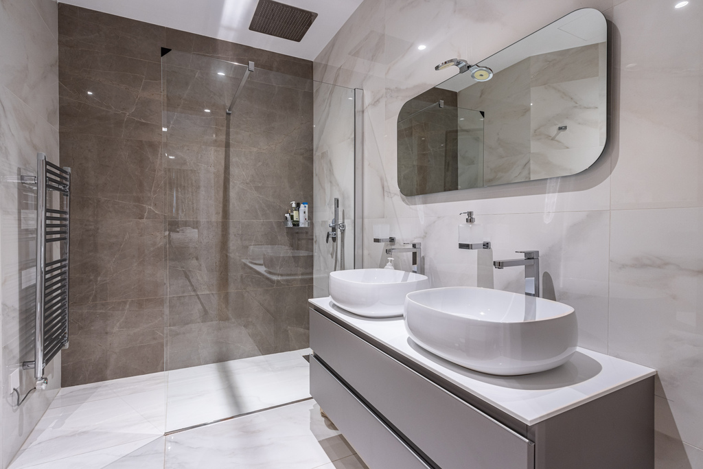 Laguna Portomaso Luxury Furnished Apartment's Image 13