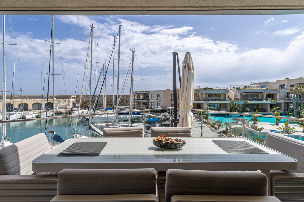 Laguna Portomaso Luxury Furnished Apartment's Image 3