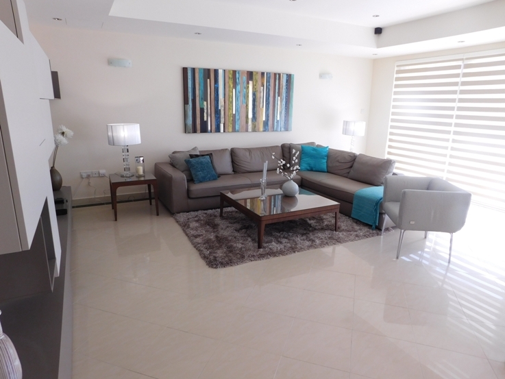 P_003796_Lounge_Room_from_Dining