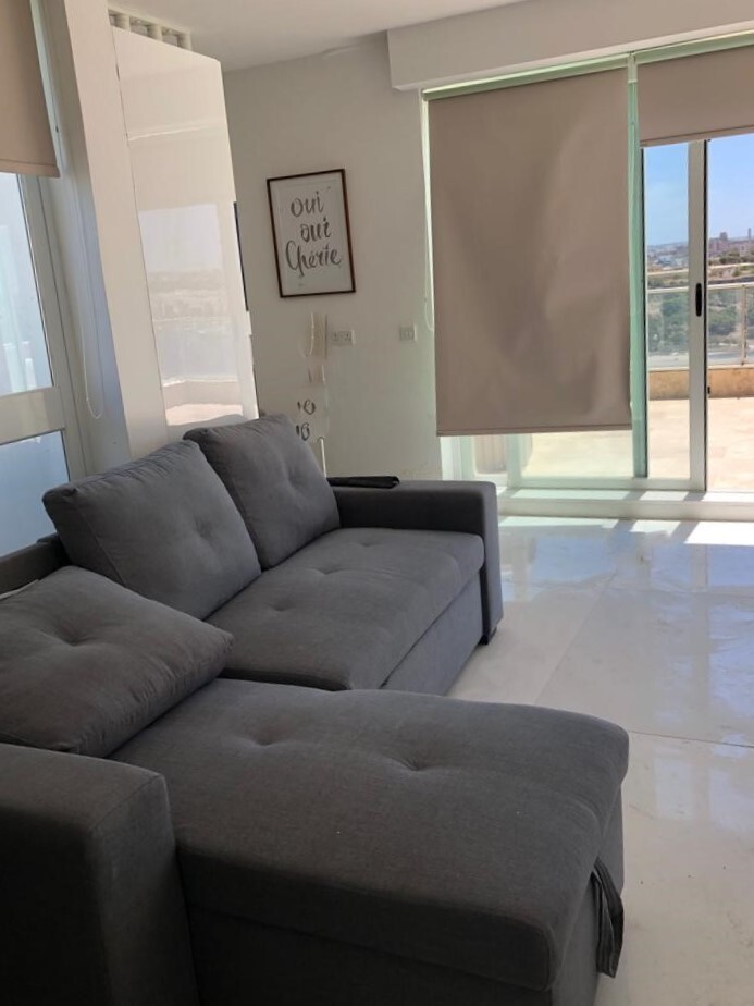 Sliema, Furnished Penthouse's Image 4