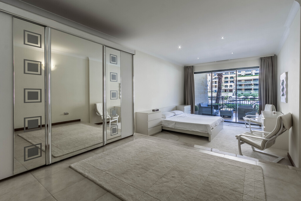 Portomaso Furnished Apartment's Image 4