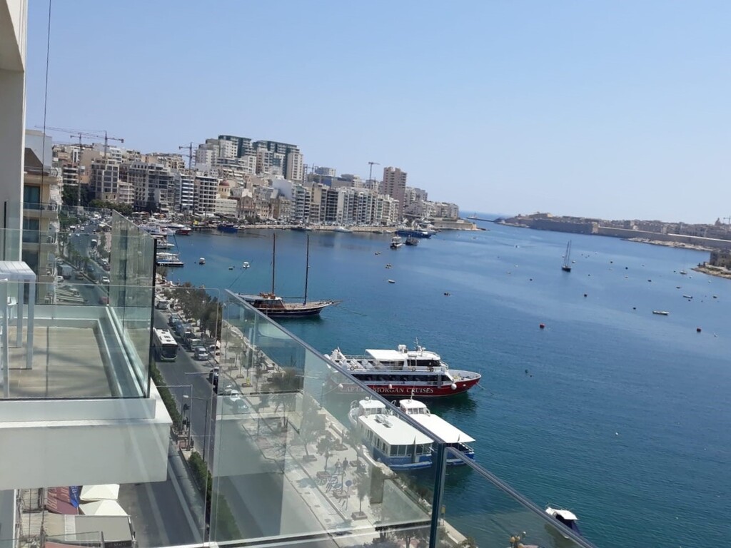 Sliema, Luxury Furnished Apartment's Image 3