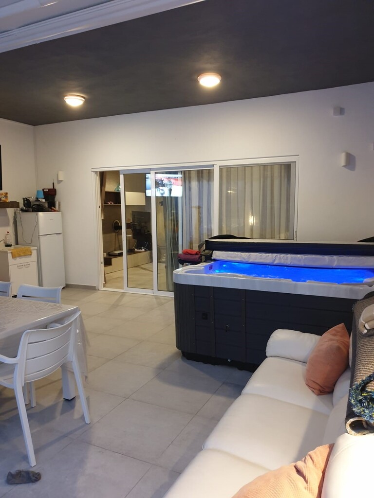 P_004203_St.Julians_Apartment_Ja
