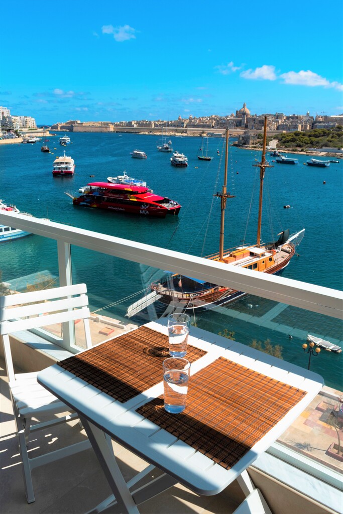 P_004206_Sliema_Apartment_Vallet