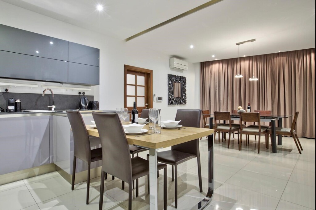 Sliema, Furnished Apartment's Image 4