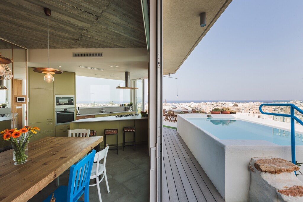 P_004286_luxury_kitchen_leading_
