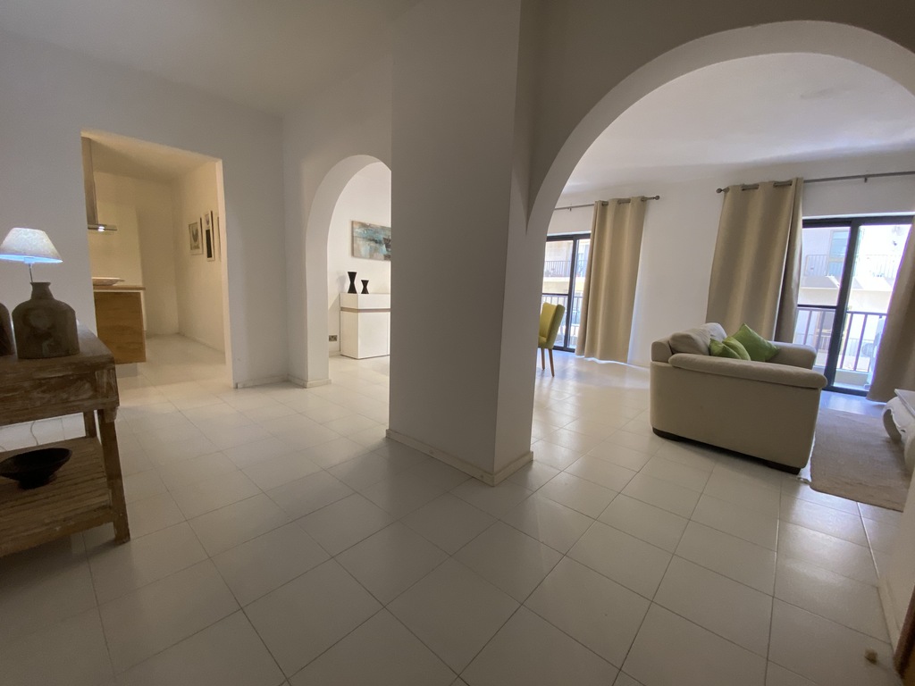 P_004302_St.Julians_Apartment_fo