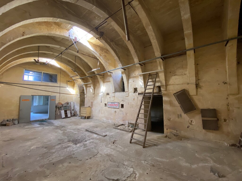 P_004343_Luqa_Warehouse.jpg