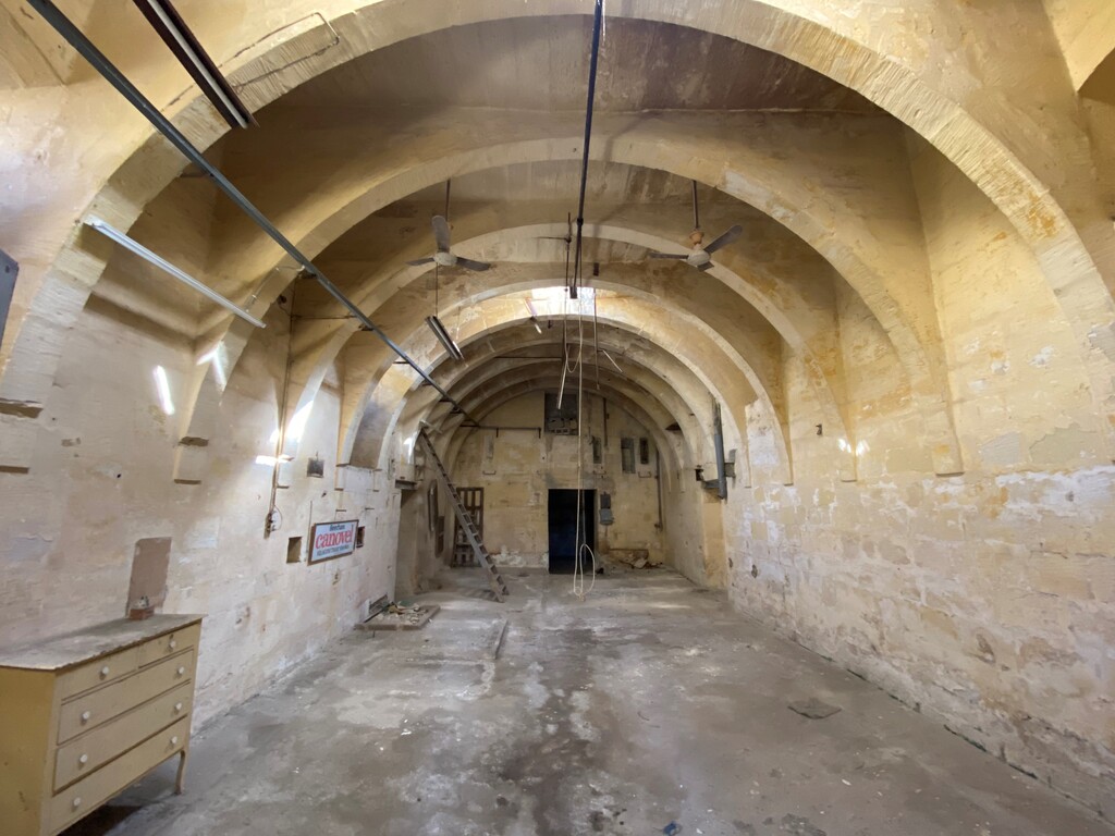 P_004343_Warehouse_1.jpg
