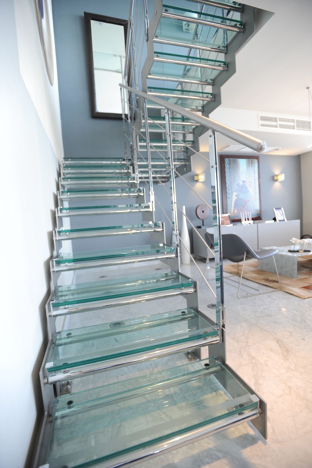 P_004356_Modern_staircase.JPG