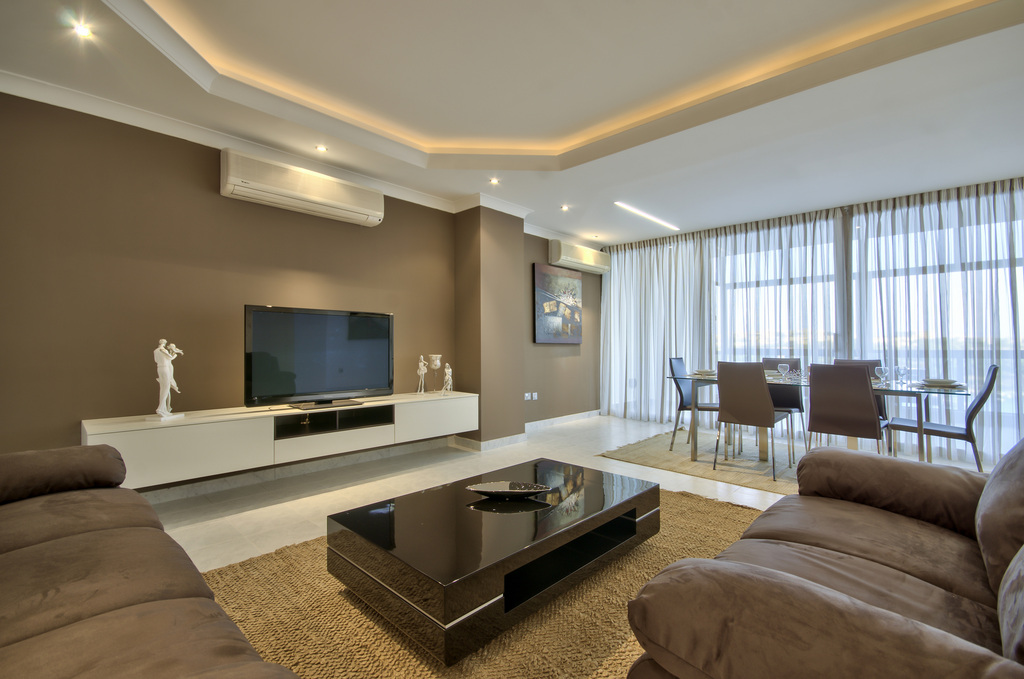 P_004368_Luxury_sitting_room.jpg
