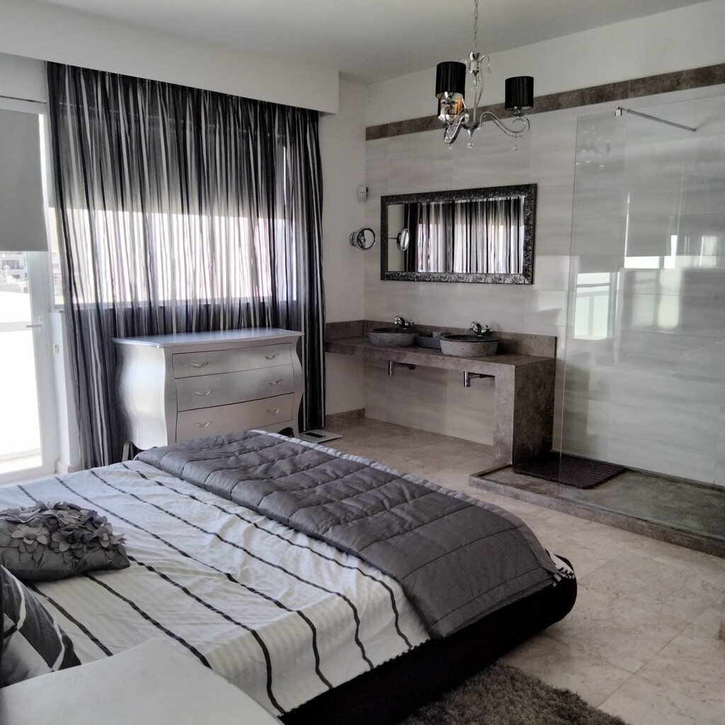 St Julians, Furnished Penthouse's Image 5