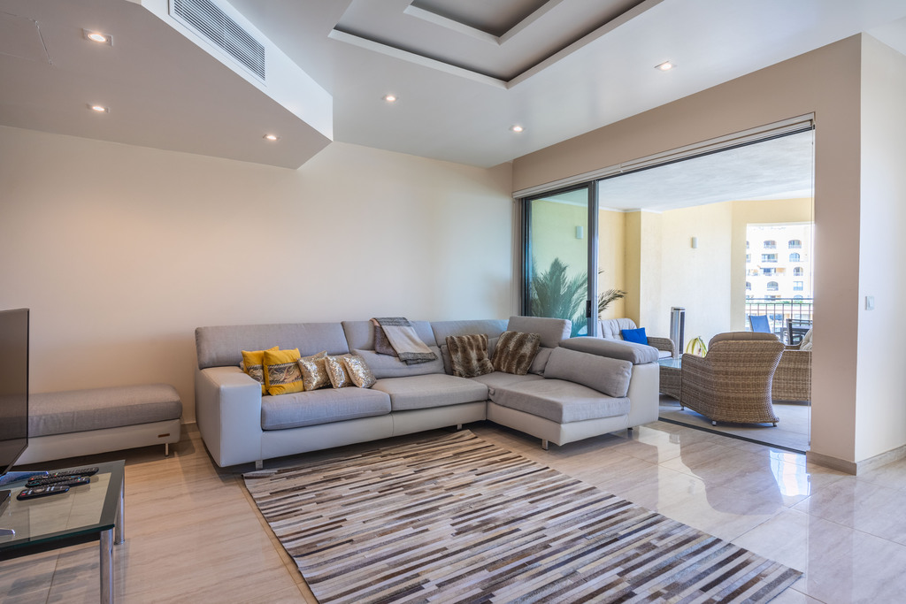 Portomaso, Furnished Apartment's Image 3