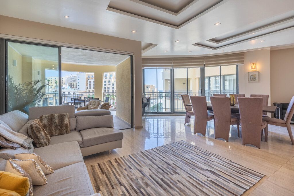 Portomaso, Furnished Apartment's Image 5