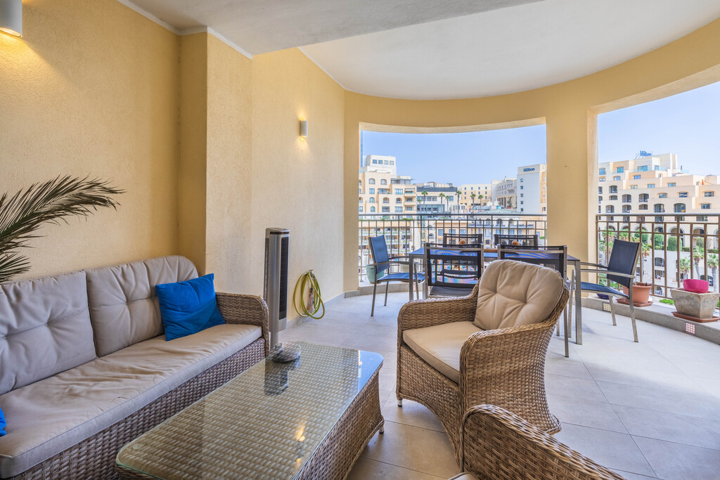 Portomaso, Furnished Apartment's Image 6