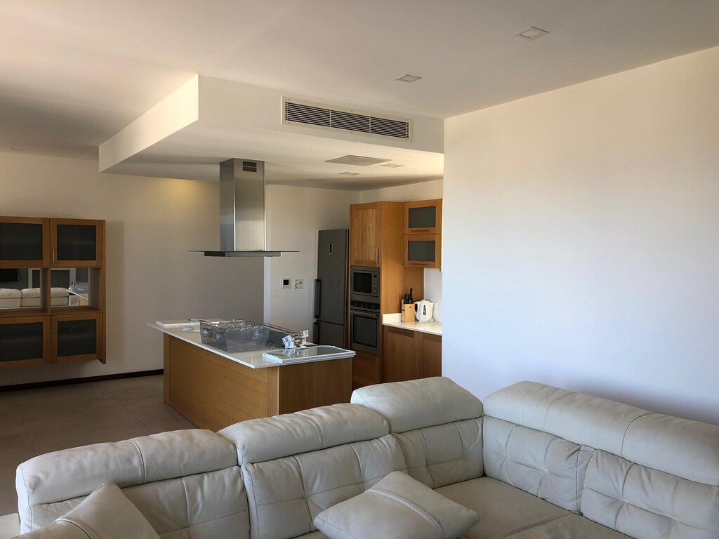 P_004570_St.Julians_Apartment_to