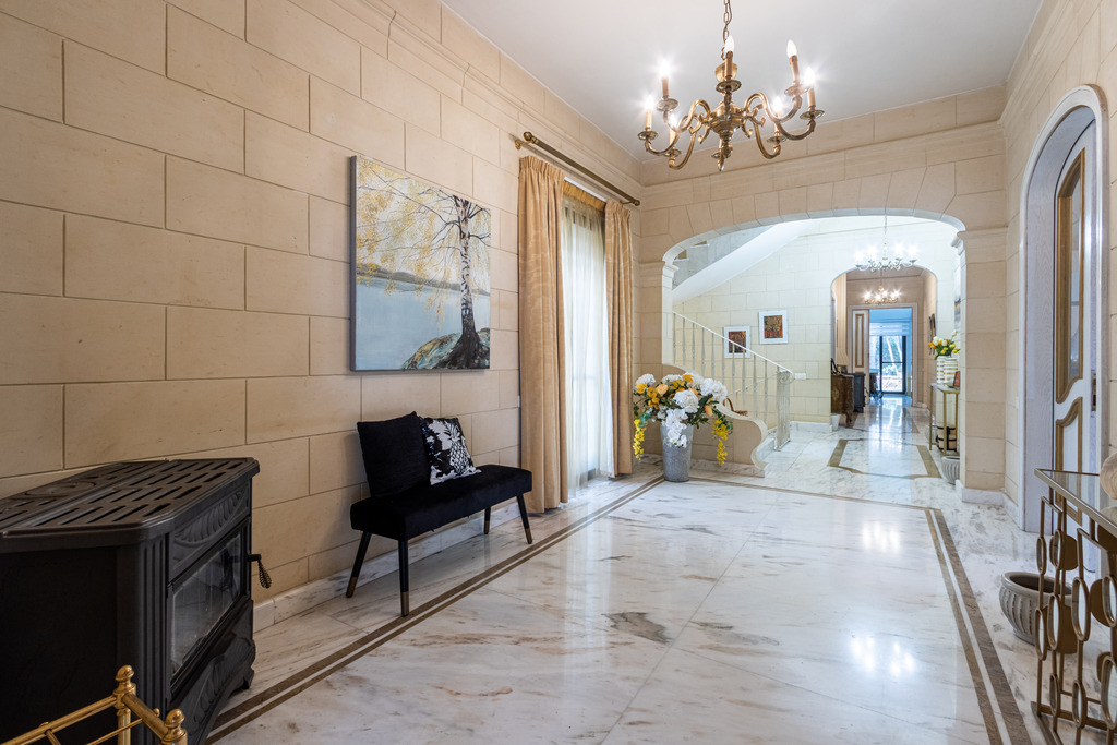 Malta-6-bedroom-villa-for-rent-christies-malta